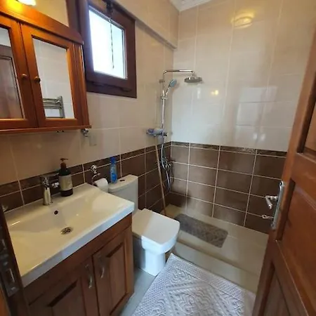 Uezuemluede Havuzlu Muestakil Tatil Villasi فندق فتحية