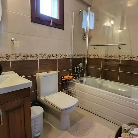 فندق Uezuemluede Havuzlu Muestakil Tatil Villasi 4*