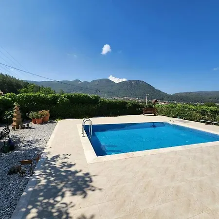 Uezuemluede Havuzlu Muestakil Tatil Villasi فتحية