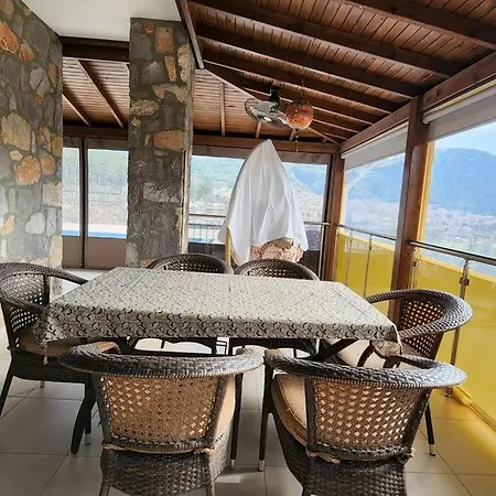 Uezuemluede Havuzlu Muestakil Tatil Villasi فتحية